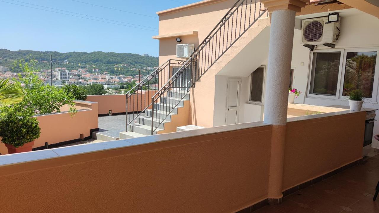 Apartamento Guest'S House "Lindi&Roni" Ulcinj Exterior foto