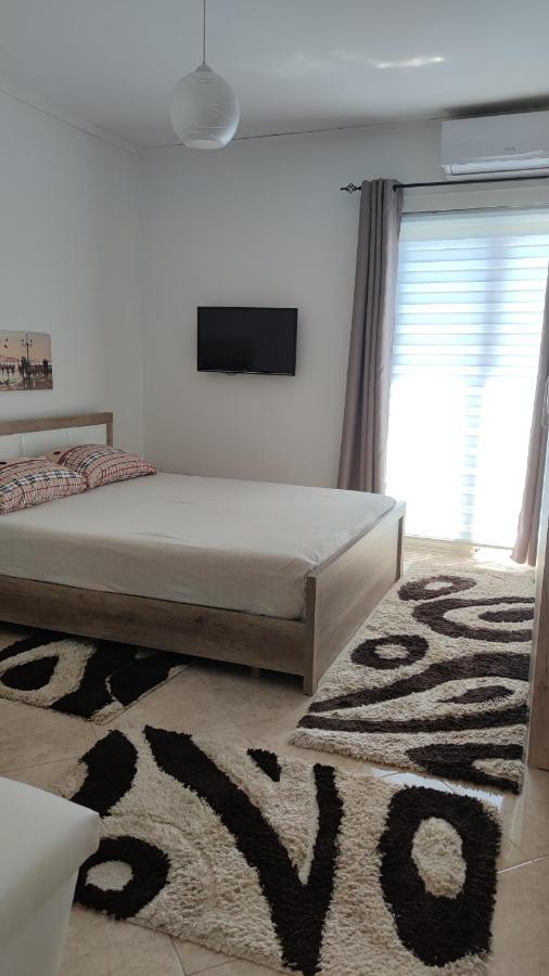 Apartamento Guest'S House "Lindi&Roni" Ulcinj Exterior foto