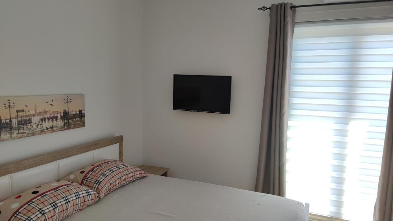 Apartamento Guest'S House "Lindi&Roni" Ulcinj Exterior foto