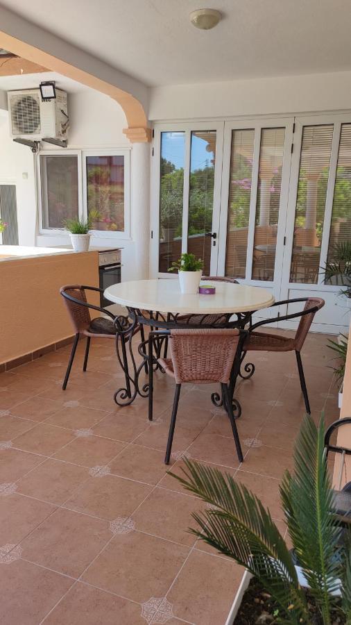 Apartamento Guest'S House "Lindi&Roni" Ulcinj Exterior foto