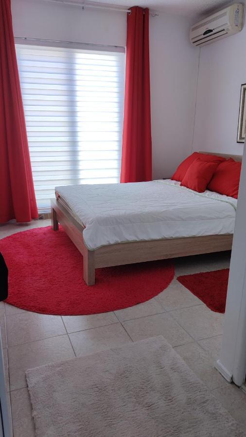 Apartamento Guest'S House "Lindi&Roni" Ulcinj Exterior foto