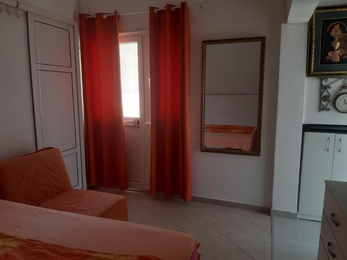 Apartamento Guest'S House "Lindi&Roni" Ulcinj Exterior foto