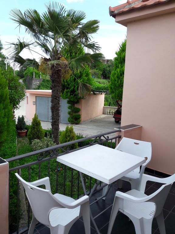 Apartamento Guest'S House "Lindi&Roni" Ulcinj Exterior foto